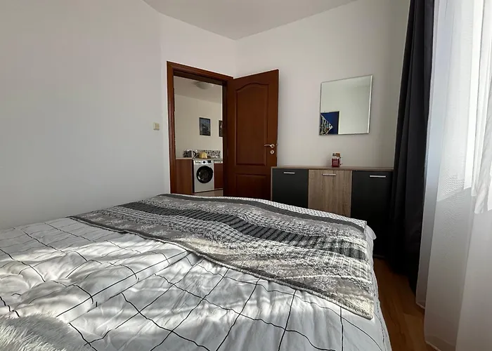 Bw - Happy 67 * Sunny Beach